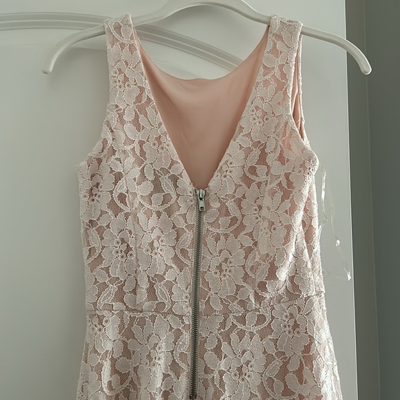 PINK FLOWY SPEECHLESS DRESS - Picture 2 of 3